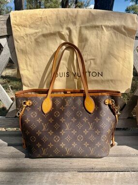 Authentic Louis Vuitton Neverfull PM in Monogram